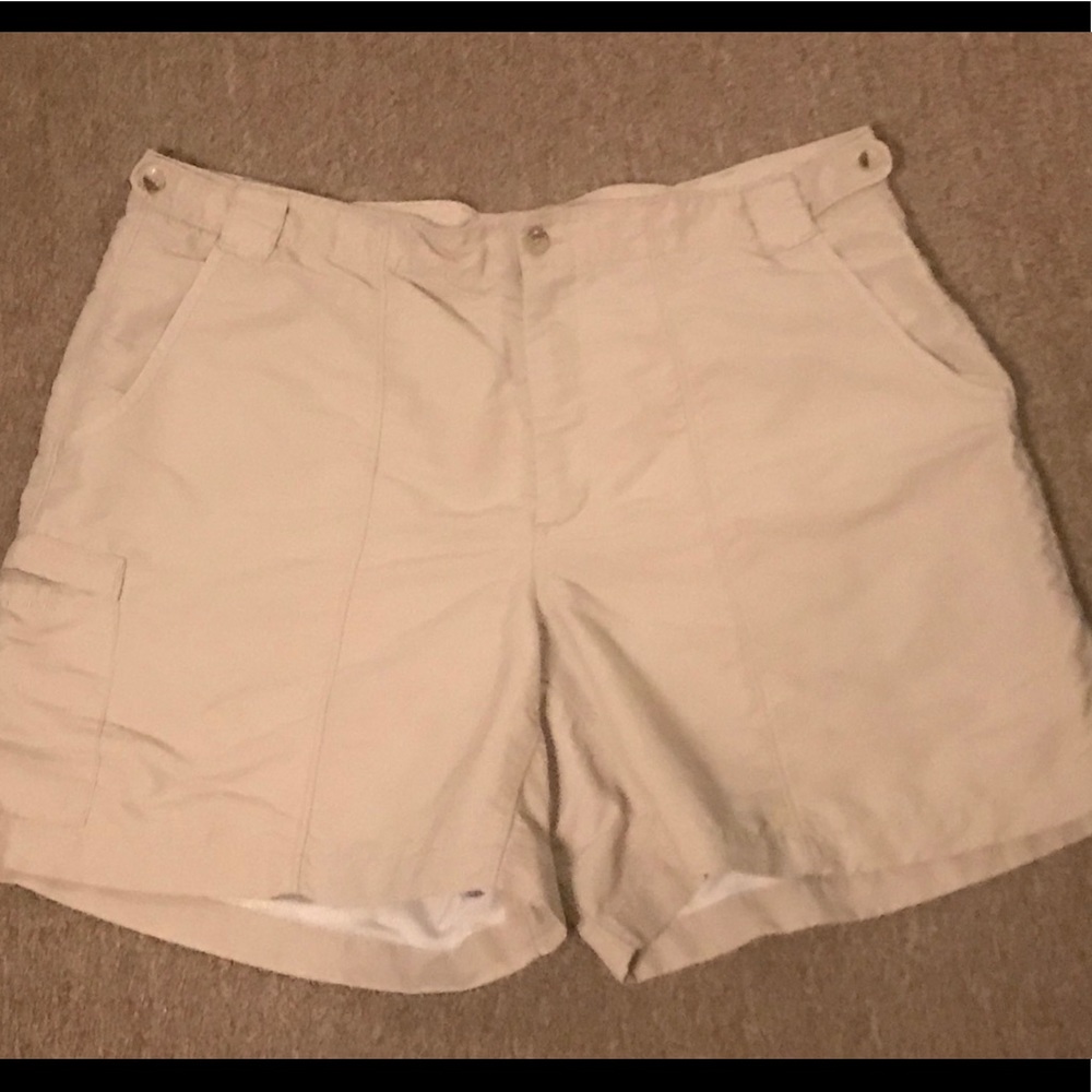Women’s Columbia shorts size Large